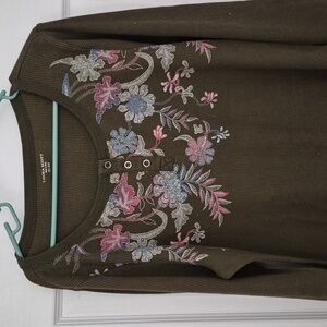 Laura Scott Green Long Sleeve Top with Floral Embroidery